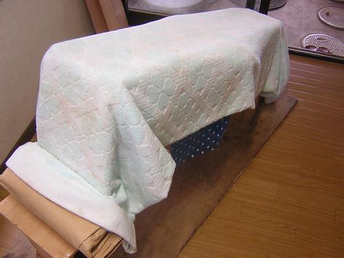 毛布で覆われた削き台
