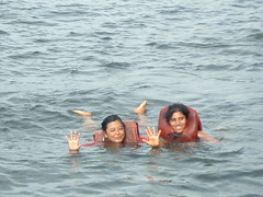 Honnemardu blogout: Swimming. Pics by Kavita